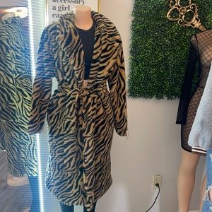 Women’s Animal Print Long Jacket with belt